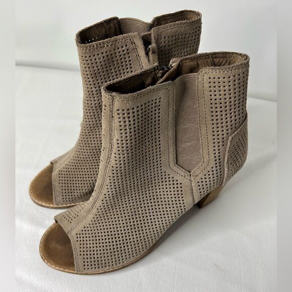 Tom’s | Heeled Boots Size 7.5 - Picture 1 of 7